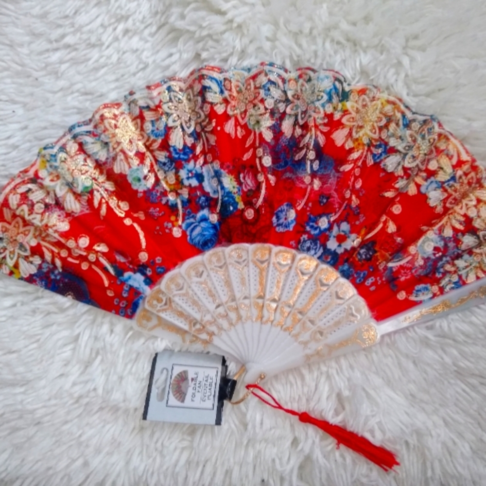 Beautiful Lady’s DELUXE FOLDABLE Fan W/Stand!
